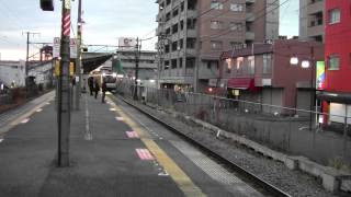 Hoge's cam #0020-牛浜駅 1番ホーム 上り列車進入 （2012年2月11日）