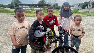 ABANG ZUBAIR FIRST TIME BMX RACE!! 😍