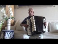 sheshadri sings..andaz mera mastana ...through his accordion.avi