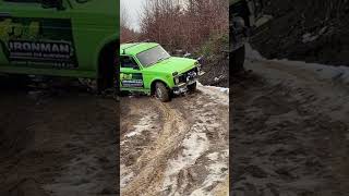 Lada Niva Near Rollover 😱 #ladaniva4x4 #ladanivaoffroad