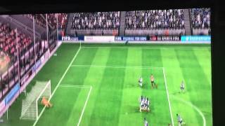 Fifa15 Auto gol absurdo.