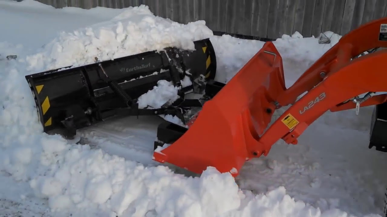 Snow Blade On Kubota Tractor - YouTube