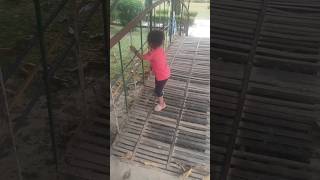 अचानक बच्चे का पांव फिसल गया #viral #trending #baby #funny #shorts