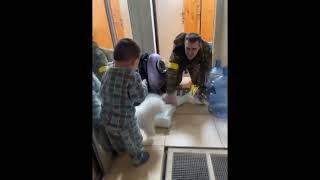 Emotional Video of Ukrainian Soldier Coming Home To Surprise His Child!