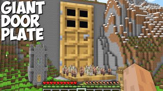 It is the GIANT pressure PLATE and the BIGGEST DOOR in the world of Minecraft !!! Small and Large