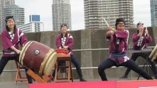 東京マラソン2014の応援　高校生の和太鼓