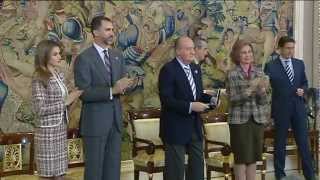 SS.MM. los Reyes y SS.AA.RR. los Príncipes de Asturias reciben a la campeona del mundo de balonmano