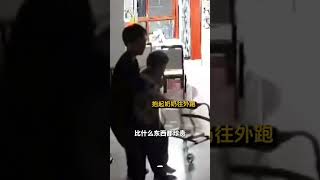 地震时父母不在家，14岁孙子第一时间抱走腿脚不便的奶奶+妈妈：抱起奶奶那一刻比什么都珍贵（素材来自：@范范fm+）