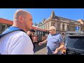 INCIDENT LA PROTESTUL LGBT+ la Oradea: Doi şoferi i-au jignit pe manifestanţi | Știri Actuale