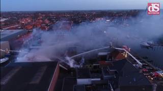 Dronebeelden grote brand in Genemuiden