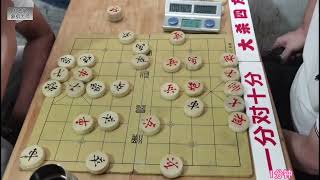 象棋國家大師扮演小白，假裝新手上路，棋校教練徹底被孫浩宇打服