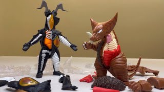 These KAIJU figures are amazing! You can see everything inside!!