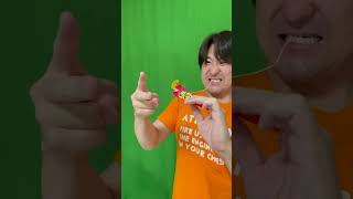 じゃんけんクラッカーと勝負だ！【Rock-paper-scissors crackers and a match!】#shorts