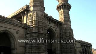 Swinging minaret: Jhulta Minara, Ahmedabad - interior and exterior