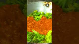 Broccoli Aloo Curry రుచిగా అన్నంలోకి చపాతీలోకి బ్రోకలీ కర్రీ #shorts #youtubeshorts #recipeshorts