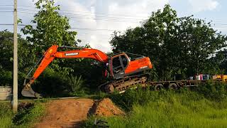 รถขุดดูซาน DOOSAN DX200A ย้ายมาลงงานขุดโคกหนองนา 8ไร่ อ.ชุมแพ จ.ขอนแก่น ติดต่องานขุด โทร.065-4196588