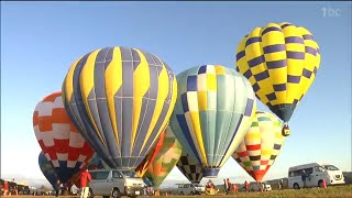 「迫力がすごかった」色とりどりの熱気球が大空を舞う　バルーンフェスティバルに多くの見物客　宮城・大崎市