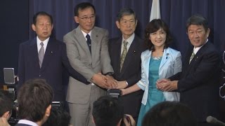 自民新執行部が発足 幹事長に谷垣氏 政調会長は稲田氏