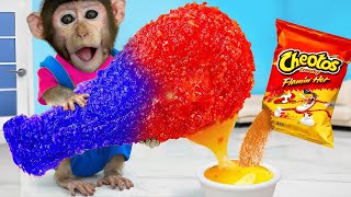 Monkey KuKu Enjoys a Two-Color Fried Chicken Thigh at Home with Friends | MONKEY KUKU