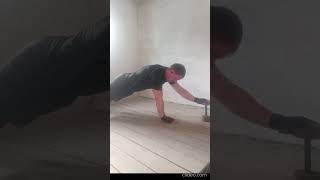 Упражнение на мышцы кора, стабилизаторы,руки, грудные,плечи,спина #shorts #workout #fitness #gym