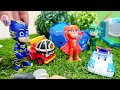 pijamaskeliler robocar poli konteynerlerine mıknatıslanmışlar. Çocuk oyuncakları