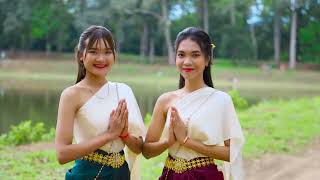 សម្រស់នារីខ្មែរកម្ពុជាក្រោម ក្រោមម្លប់ដើមឈឺទាលដ៏ត្រជាក់ក្បែរគូរស្រះស្រីដ៏ល្បីល្បាញ@Pichangkor68