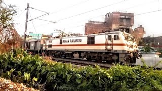 1Hr Late Running 13211 JAYNAGAR DANAPUR INTERCITY EXPRESS Lead By 30404 GZB Shed WAP-7 Loco Crossing