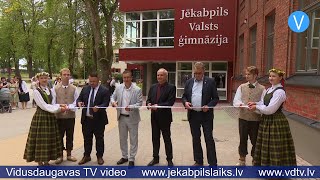 Atklāj pārbūvēto Jēkabpils Valsts ģimnāziju