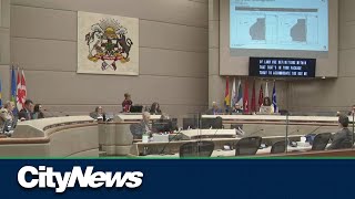Calgary city council look at possibility of more councillors