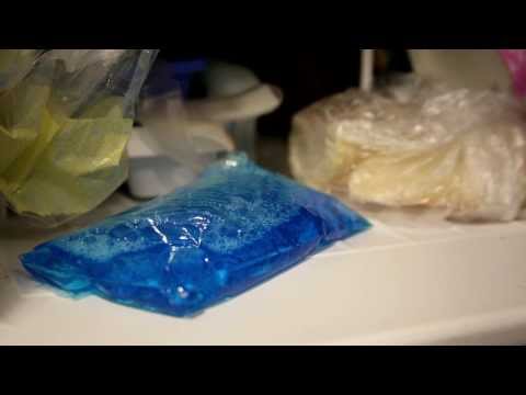 Make a Homemade Gel Pack with Dish Soap and a Plastic Bag Make a Homemade Gel Pack with Dish Soap and a Plastic Bag