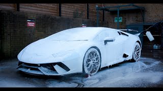 Wash and Waffle #1 - Cleaning a Lamborghini Huracan Performante