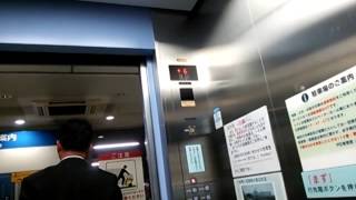 うわっくせー！がお送りする　羽田空港パーキングのエレベーター