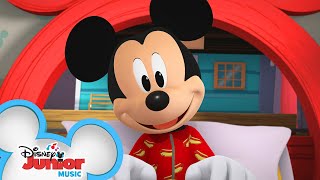 Theme Song 🎶 | Mickey Mornings | Disney Junior
