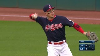 MIN@CLE: Guyer hustles in to make a sliding catch