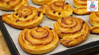  Buns with cream and raisins / Pain aux raisins