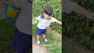 路邊的小草也玩得很開心🌱1y9m24d #cutebaby #inshot