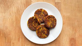 Galettes de légumes à la poêle - Pommes de terre, courgettes et carottes. Un accompagnement idéal !