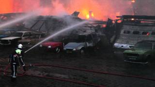 Grote brand legt loods met oldtimers familie Zeilemaker in as