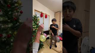 クリスマスツリーの前で○○が爆発?! #shorts #ブラザー4