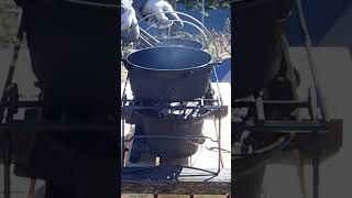 S105_ニトリのダッチオーブンをシーズニングしました。I seasoned Nitori's Dutch Oven.