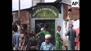 BANGLADESH: BIHARI REFUGEES REMAIN STRANDED