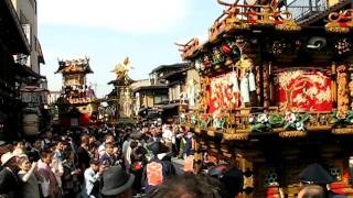 2011年秋の高山祭り屋台曳き揃え.avi