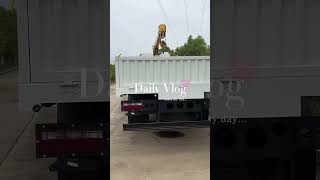 Truck-mounted crane