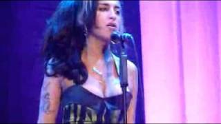Amy Winehouse - Back To Black (Live Belgrade 18-06-2011 drunk or stoned), RIP 23-07-2011 † .mp4