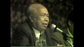 In Tam (Khmer: អ៊ិន តាំ [ʔɨn tam]; 22 September 1916 – 1 April 2006) at Long Beach 1989