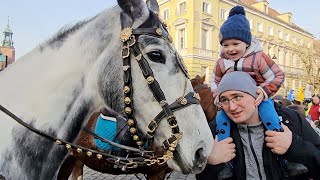 Koniarze pożegnali stary rok na Rynku w Gnieźnie [video]