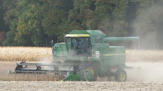 Soybean Harvest 2020 | John Deere 7720 Turbo Harvesting Soybeans | Ontario, Canada