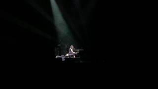 Norah Jones Tribute to Chris Cornell "Black Hole Sun"
