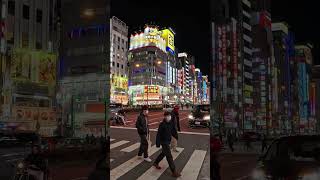 夜の新宿駅東口周辺を散歩 Walking in East side of Shinjuku, Tokyo, Japan