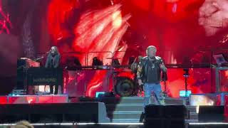 Guns N Roses - Paradise City - Live @ Adelaide Oval Australia 29/11/22 - Axl Throws Microphone